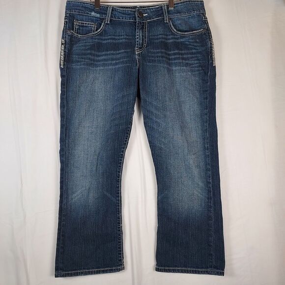 BKE Culture Jeans Men’s 34x24 Blue Distressed Straight Fit Cropped Hem Denim - Picture 1 of 11